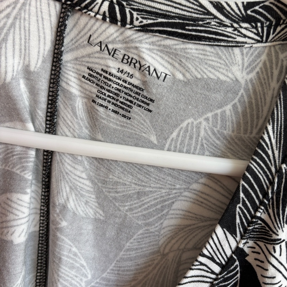 Lane Bryant Black and White Leaf Print Blouse - Picture 6 of 6